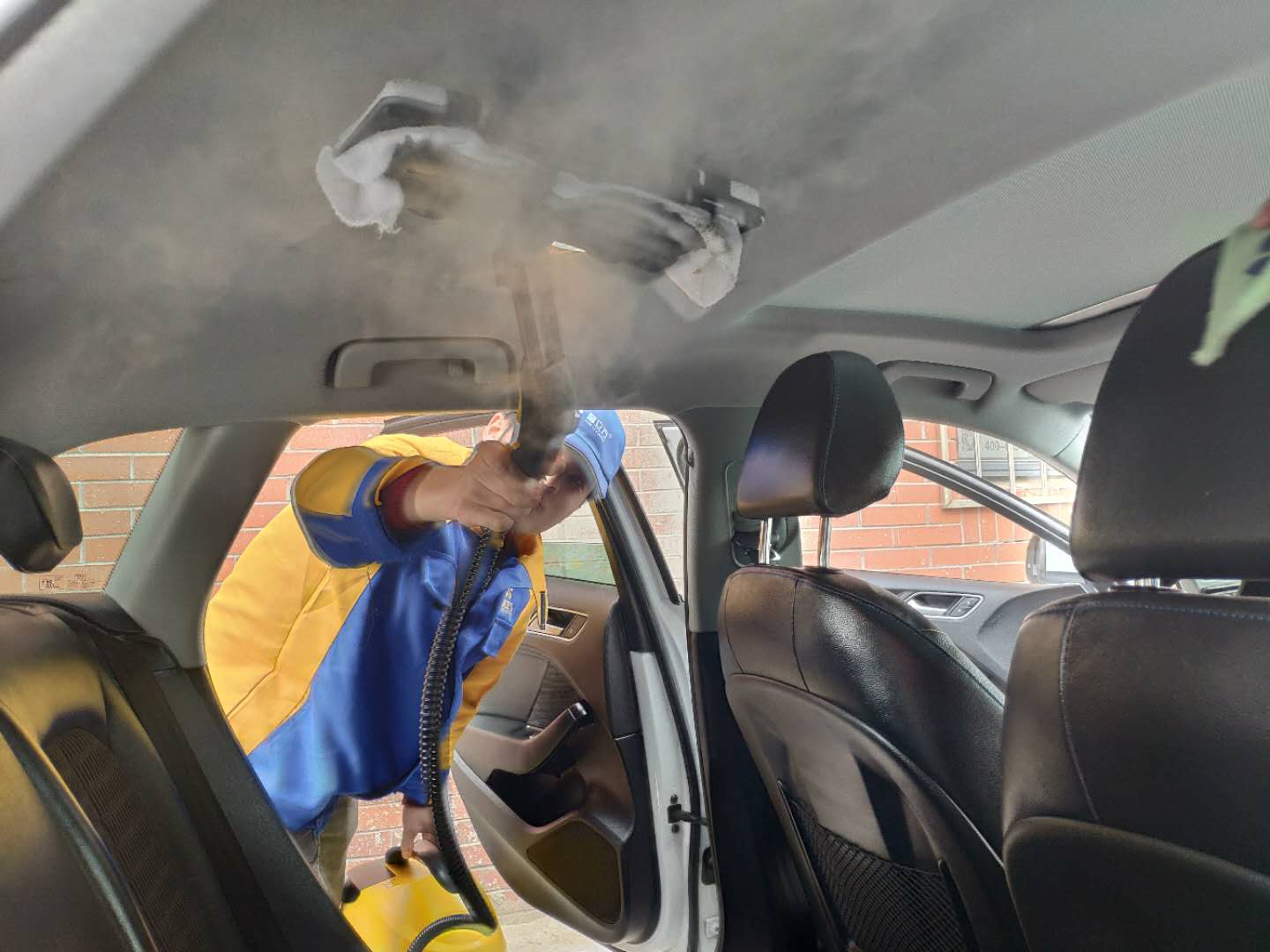 汽车除甲醛除味现场